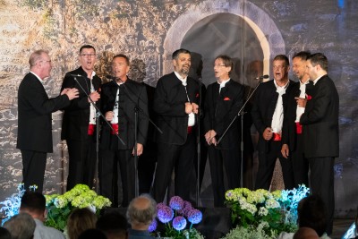 9 klapa Podvorje.jpg